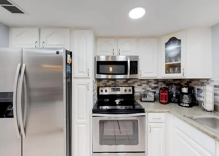 Gulf Highlands: 104 Robin Ln.