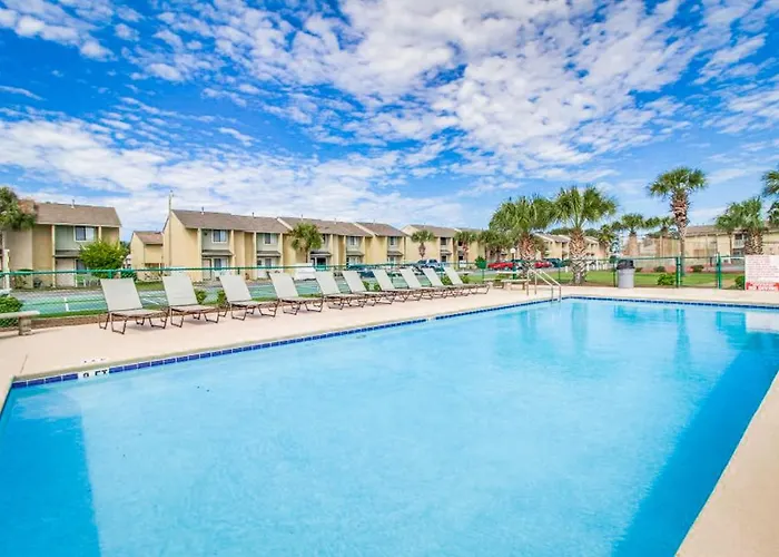 Gulf Highlands: 104 Robin Ln.
